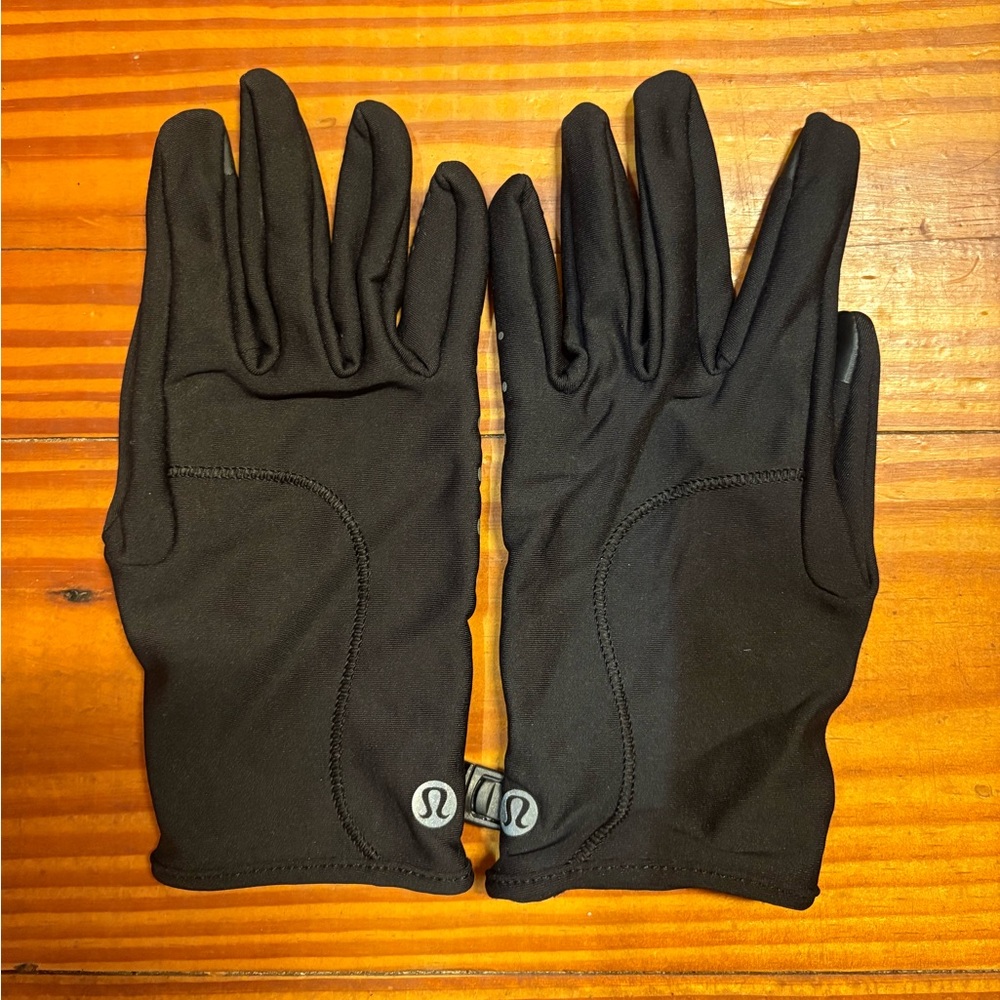 Lululemon Fast and Free Black Gloves cold weather running gloves tech gloves
